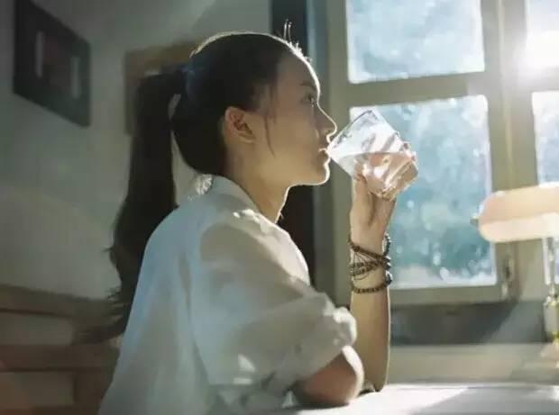 喝水的最佳时间：多喝不如会喝