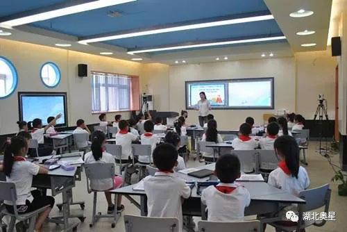 用爱浇灌祖国的花朵,我们一直都在！