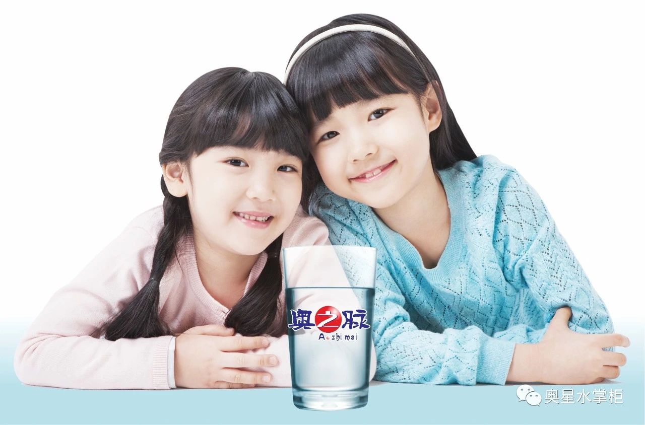 年前疫情反扑，多喝水是预防新冠病毒的最好方式之一！